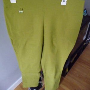 ALEX AND OLIVIA  NEW  women's  rayon cropped side splits green  pants size 12